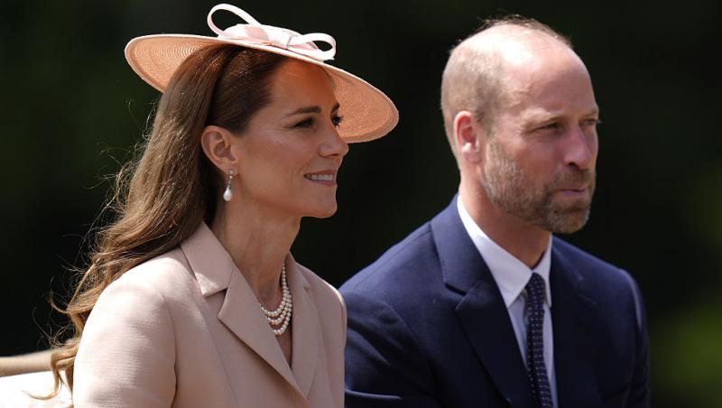 Prințul William și-a dus familia în vacanță pe o insulă grecească accesibilă tuturor. Cine i-a însoțit