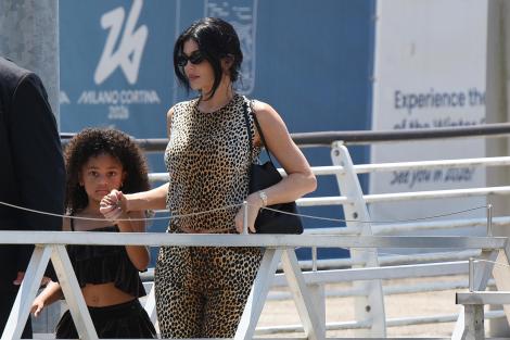 Fiica lui Kylie Jenner face valuri pe internet cu noua ei colecție Labubu. Milionara nu se uită la bani când vine vorba de jucării