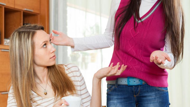 O tânără a refuzat să plătească și mâncarea prietenei sale. Ce a înfuriat-o și le poate costa relația