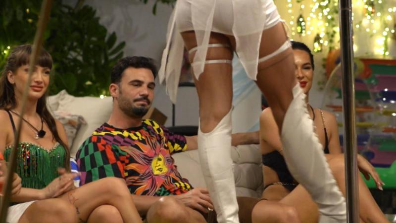 Ispita Cristina Scarlevschi, reacție după difuzarea ediției în care dansează la bară. Ce a dezvăluit: „Fostului meu soț și...”