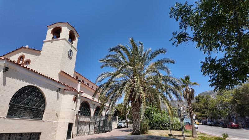 Grecii și-au păstrat o plajă doar pentru ei. Unde se află refugiul elenilor: „Aici înotăm cu demnitate”