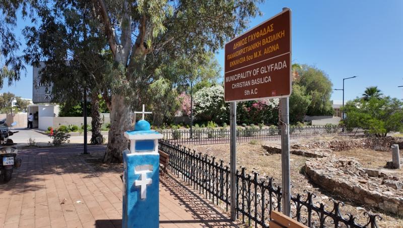 Grecii și-au păstrat o plajă doar pentru ei. Unde se află refugiul elenilor: „Aici înotăm cu demnitate”