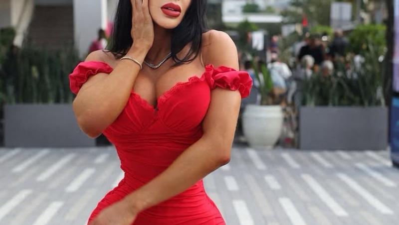 Cum arată acum femeia care poartă corset 23/24 de 17 ani. Are o talie de aproximativ 46 de centimetri: „Bărbații adoră...” | FOTO