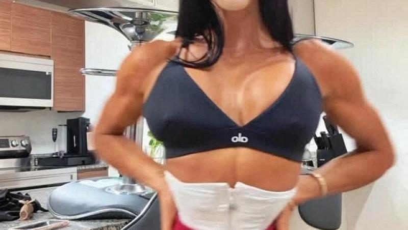 Cum arată acum femeia care poartă corset 23/24 de 17 ani. Are o talie de aproximativ 46 de centimetri: „Bărbații adoră...” | FOTO