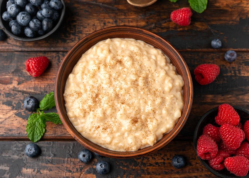 Budincă de orez cu lapte la cuptor. Cum se prepară şi ce face acest desert delicios