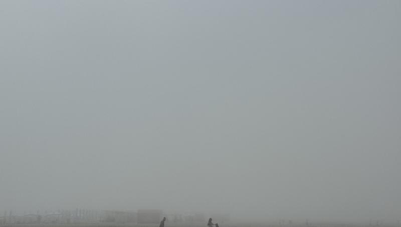 Fenomen ciudat și rar pe litoral. O ceață densă a scăzut vizibilitatea sub 50 de metri într-o zi cu temperaturi de peste 30°C