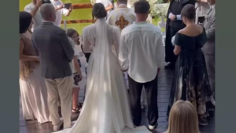 Fratele lui Radu Vâlcan și iubita lui se căsătoresc astăzi. Primele imagini cu Cristian Vâlcan și Izabela în rochie de mireasă
