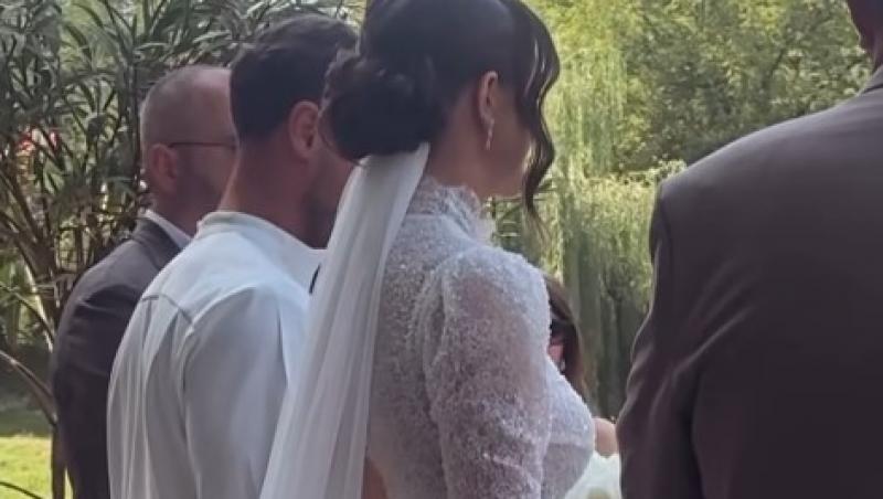 Fratele lui Radu Vâlcan și iubita lui se căsătoresc astăzi. Primele imagini cu Cristian Vâlcan și Izabela în rochie de mireasă