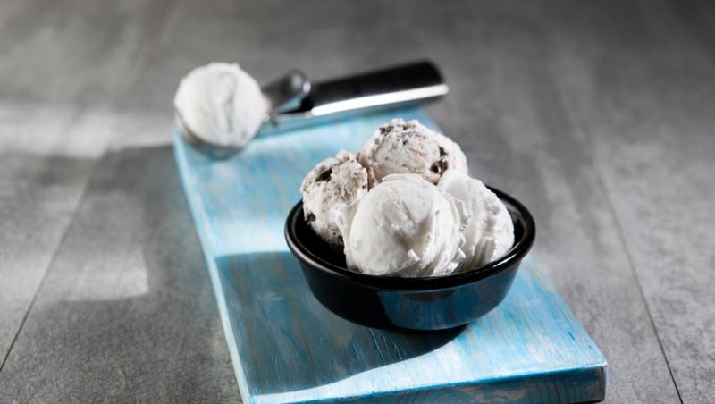 Cele mai populare 5 rețete de înghețată de făcut acasă: înghețată de vanilie, de ciocolată, cu fistic, stracciatella și pepene