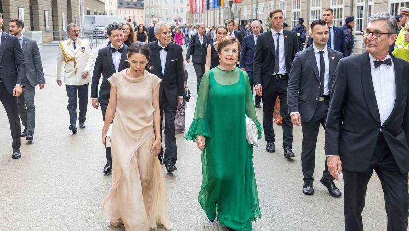 Cât costă rochia purtată de Mirabela Grădinaru la prima vizită oficială în Austria. Partenera lui Nicușor a furat toate privirile