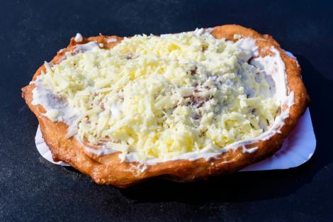 Cum se fac langoșii. Rețeta simplă și delicioasă