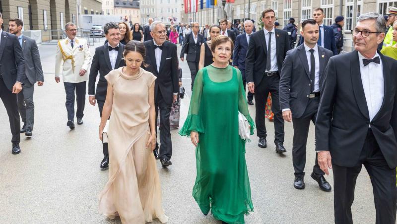 Imagini inedite cu președintele Nicușor Dan, alături de partenera sa și cei doi copii în timpul vizitei oficiale din Austria 