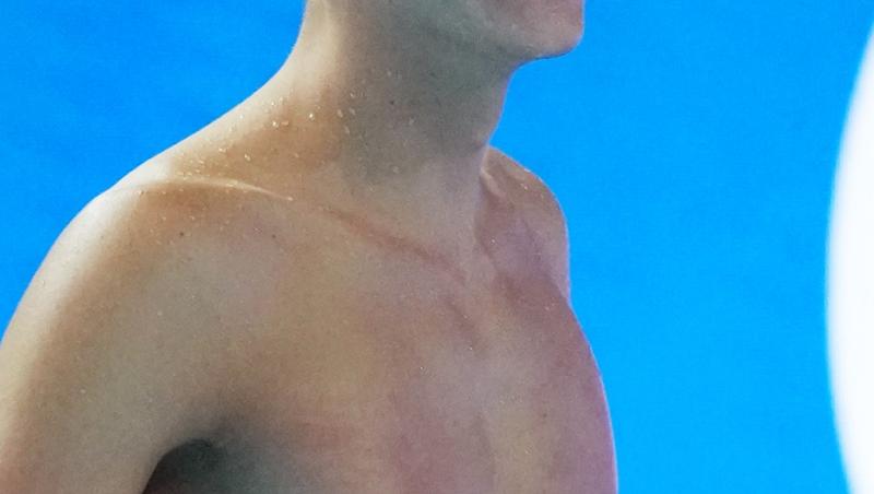 David Popovici, în semifinale la 200 de metri liber la Campionatul Mondial de Natație. Olimpicul se află la Singapore