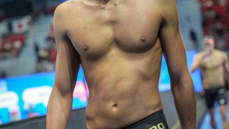 David Popovici, în semifinale la 200 de metri liber la Campionatul Mondial de Natație. Olimpicul se află la Singapore