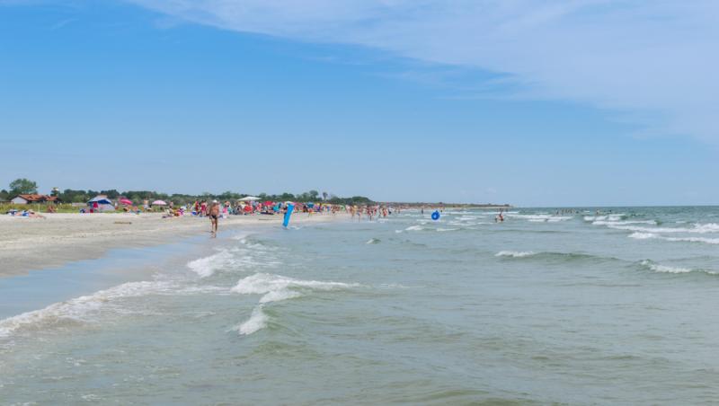 Cât costă o noapte de cazare pe plaja sălbatică de la Corbu în 2025. Cât de mult s-a dezvoltat zona