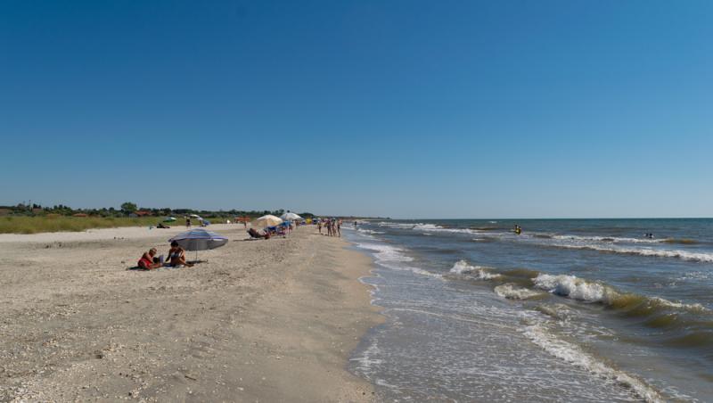 Cât costă o noapte de cazare pe plaja sălbatică de la Corbu în 2025. Cât de mult s-a dezvoltat zona