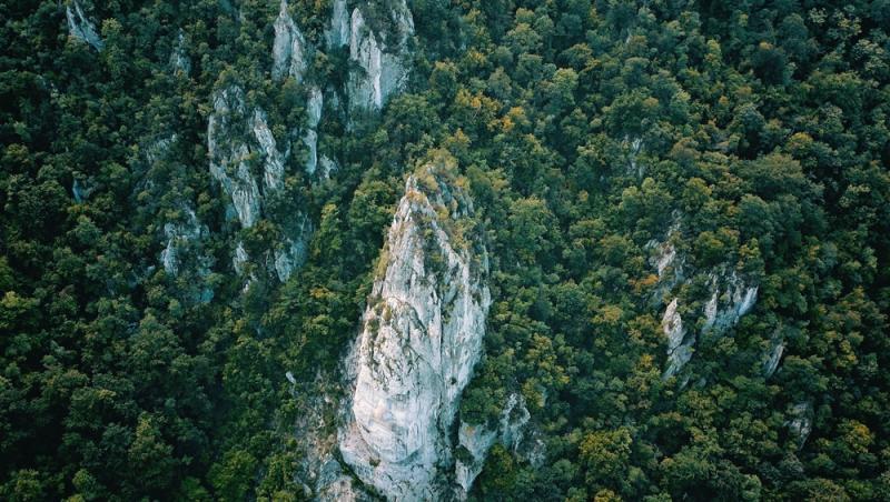 Cât costă o noapte de cazare pe plaja sălbatică de la Corbu în 2025. Cât de mult s-a dezvoltat zona