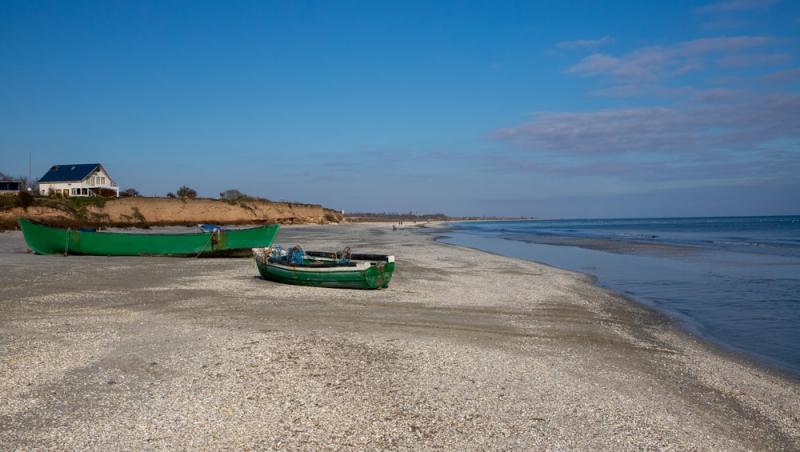 Cât costă o noapte de cazare pe plaja sălbatică de la Corbu în 2025. Cât de mult s-a dezvoltat zona