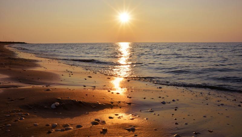 Cât costă o noapte de cazare pe plaja sălbatică de la Corbu în 2025. Cât de mult s-a dezvoltat zona