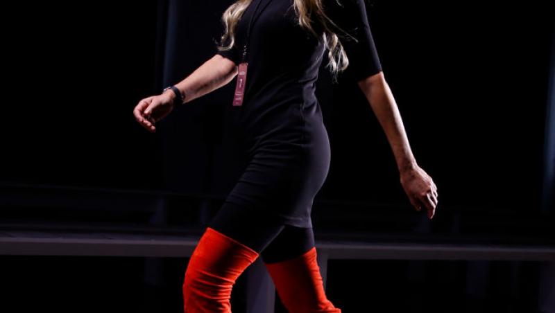 Supermodelul Paulina Porizkova, în costum de baie la 60 de ani. Ce mesaj puternic a transmis: „Așa e la 60”