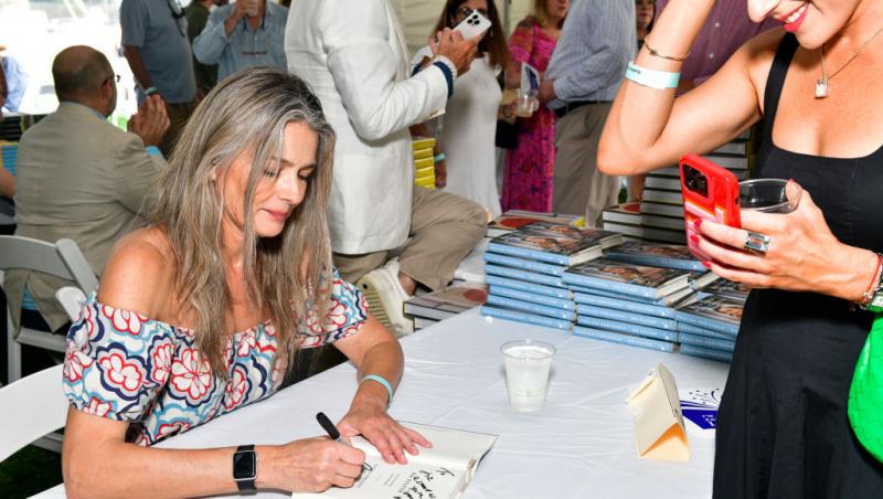 Supermodelul Paulina Porizkova, în costum de baie la 60 de ani. Ce mesaj puternic a transmis: „Așa e la 60”