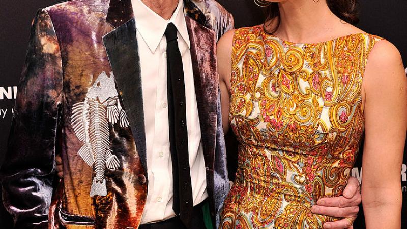 Supermodelul Paulina Porizkova, în costum de baie la 60 de ani. Ce mesaj puternic a transmis: „Așa e la 60”