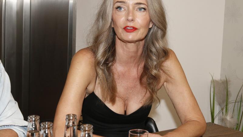 Supermodelul Paulina Porizkova, în costum de baie la 60 de ani. Ce mesaj puternic a transmis: „Așa e la 60”
