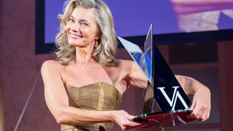 Supermodelul Paulina Porizkova, în costum de baie la 60 de ani. Ce mesaj puternic a transmis: „Așa e la 60”