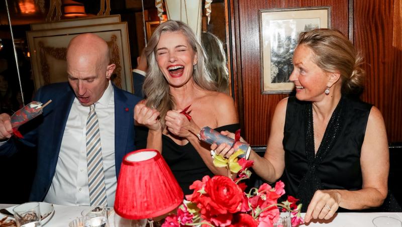 Supermodelul Paulina Porizkova, în costum de baie la 60 de ani. Ce mesaj puternic a transmis: „Așa e la 60”