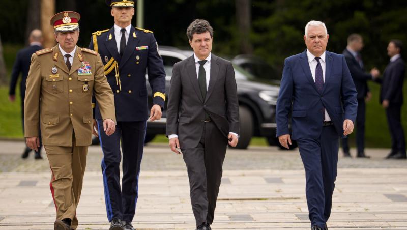 Ce salariu ar avea ofițerul SPP al lui Nicușor Dan. Ionuț atrage simpatia doamnelor și domnișoarelor cu fiecare apariție