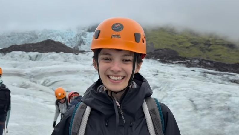 Cum arată Karina Jianu în costum de baie. Actrița din Ana, Mi-ai fost scrisă în ADN a făcut furori la plajă în vacanță