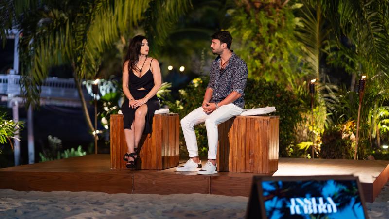 Insula Iubirii, 31 iulie 2025. Claudiu Borca a cerut-o în căsătorie pe Isabel Martinez Villa la bonfire: „După 19 ani...”