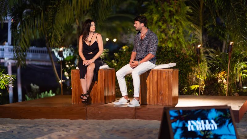 Insula Iubirii, 31 iulie 2025. Claudiu Borca a cerut-o în căsătorie pe Isabel Martinez Villa la bonfire: „După 19 ani...”