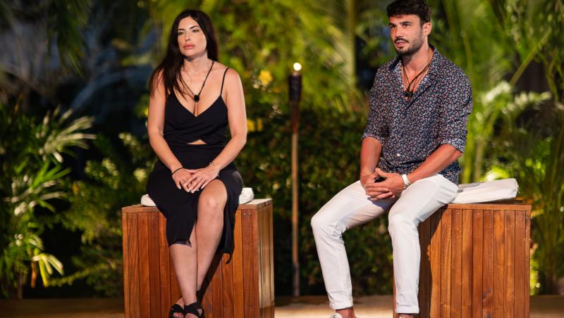 Insula Iubirii, 31 iulie 2025. Claudiu Borca a cerut-o în căsătorie pe Isabel Martinez Villa la bonfire: „După 19 ani...”