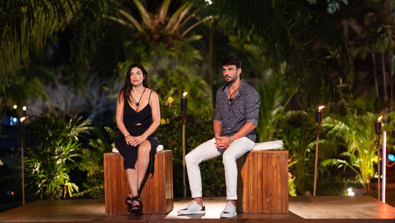 Insula Iubirii, 31 iulie 2025. Claudiu Borca a cerut-o în căsătorie pe Isabel Martinez Villa la bonfire: „După 19 ani...”