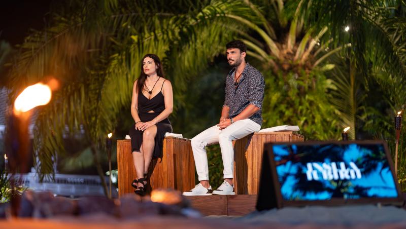 Insula Iubirii, 31 iulie 2025. Claudiu Borca a cerut-o în căsătorie pe Isabel Martinez Villa la bonfire: „După 19 ani...”