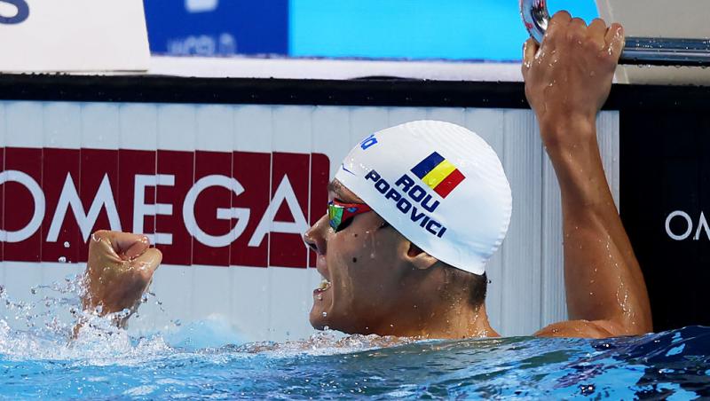 David Popovici, gest demn de un campion în fața rivalului său, Pan Zhanle. Cum i-a surprins iubita sportivului