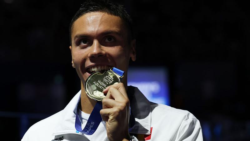 David Popovici, gest demn de un campion în fața rivalului său, Pan Zhanle. Cum i-a surprins iubita sportivului