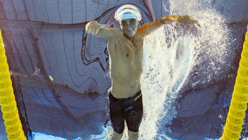 David Popovici, gest demn de un campion în fața rivalului său, Pan Zhanle. Cum i-a surprins iubita sportivului