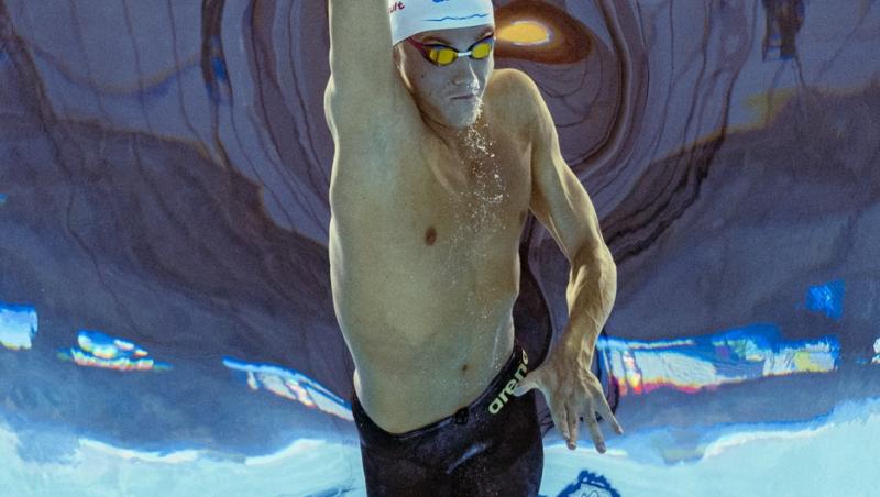 David Popovici, gest demn de un campion în fața rivalului său, Pan Zhanle. Cum i-a surprins iubita sportivului