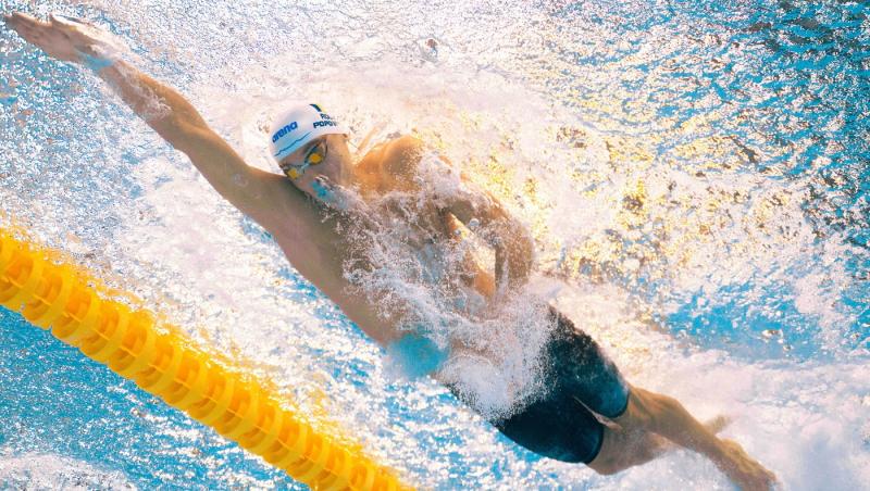 David Popovici, gest demn de un campion în fața rivalului său, Pan Zhanle. Cum i-a surprins iubita sportivului