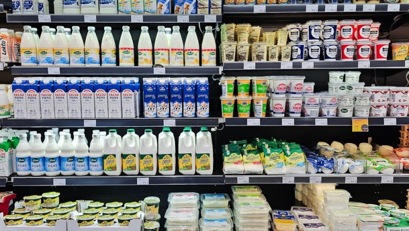 ANPC a aplicat amenzi de 2,6 milioane de lei comercianților de produse lactate din România. Ce nereguli s-au găsit