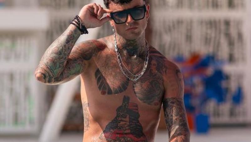 Show-ul Insula Iubirii, un adevărat fenomen. Ce melodii a inspirat George Jaguarul. Ispita ia cu asalt topurile muzicale