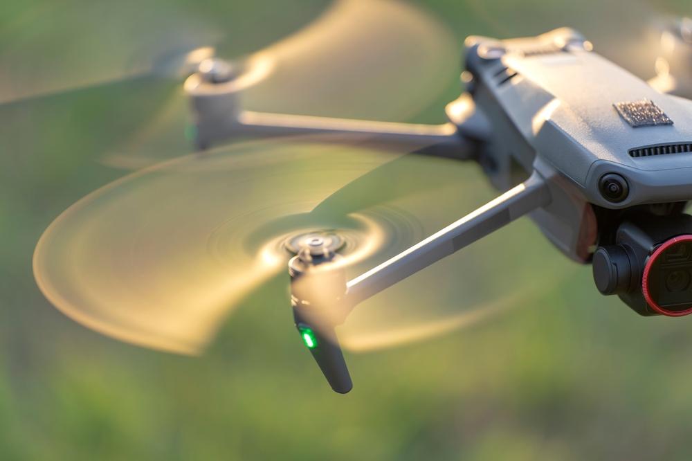 China a început testarea unor drone care pot provoca ploi în zonele afectate de secetă. Cum funcționează acestea