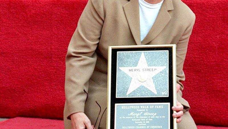 35 de noi celebrități își primesc steaua pe Hollywood Walk of Fame