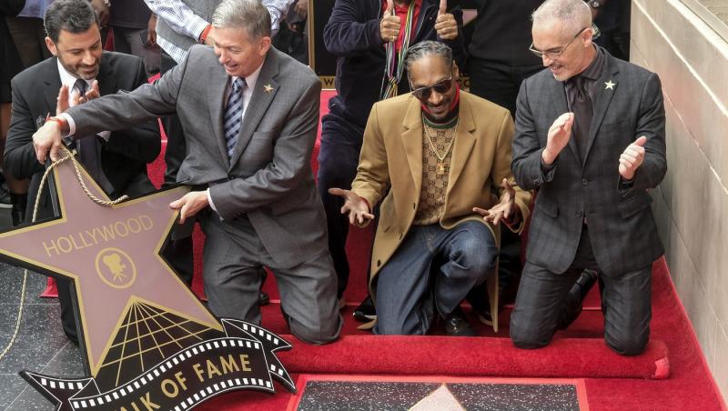 35 de noi celebrități își primesc steaua pe Hollywood Walk of Fame
