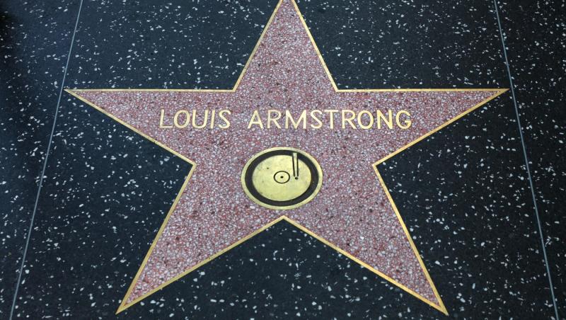 35 de noi celebrități își primesc steaua pe Hollywood Walk of Fame
