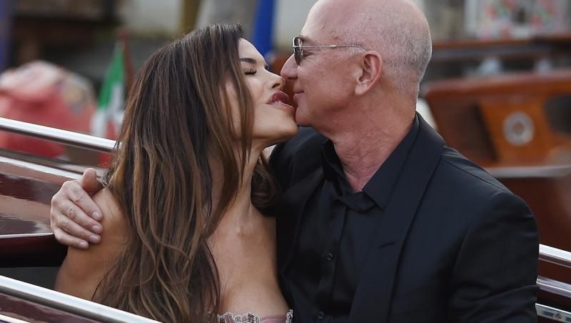 Lauren Sánchez și-a făcut un piercing îndrăzneț pentru nunta cu Jeff Bezos. Cum și-a ”arătat” iubirea pentru miliardar