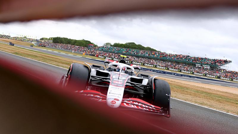 Vezi acum calificările din Formula 1™ pentru Marele Premiu al Marii Britanii.Lupta pentru pole e LIVE în AntenaPLAY și  Antena3CNN