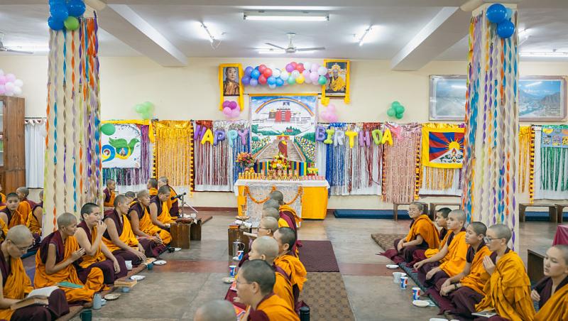 Cum arată Dalai Lama la 90 de ani. Liderul budiștilor tibetani speră să trăiască mai bine de 130 de ani